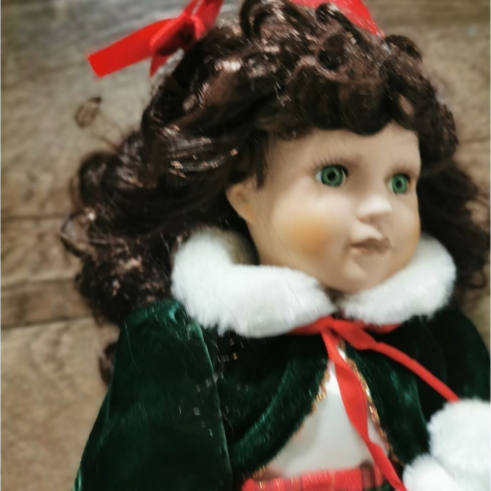 Porcelain doll - Picture 2 of 6